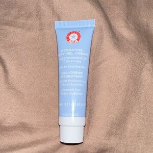 First Aid Beauty Hydrating Gel Cream - Light Blue